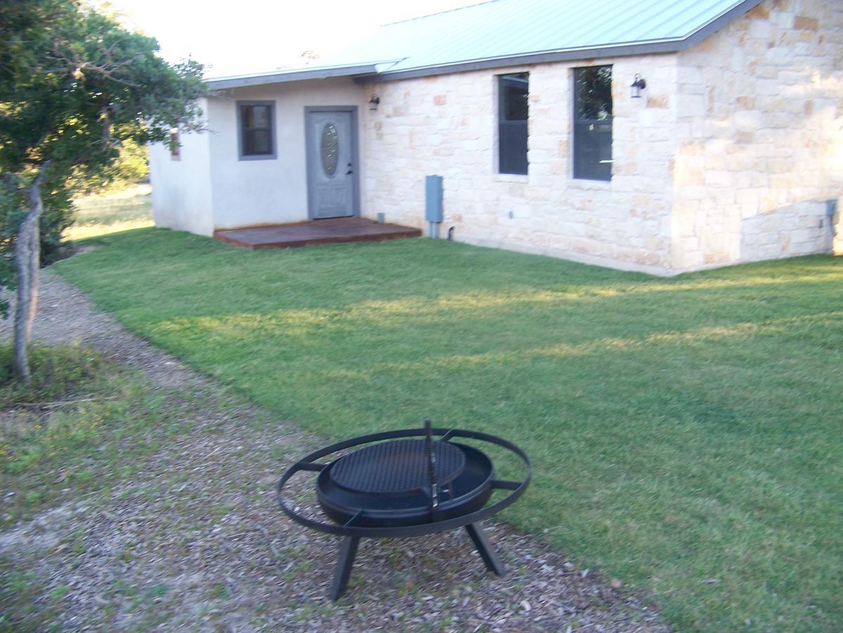 Breezy Hills Cottages - Hill Top Cottage Fredericksburg Exteriör bild