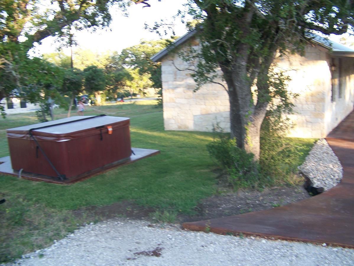 Breezy Hills Cottages - Hill Top Cottage Fredericksburg Exteriör bild