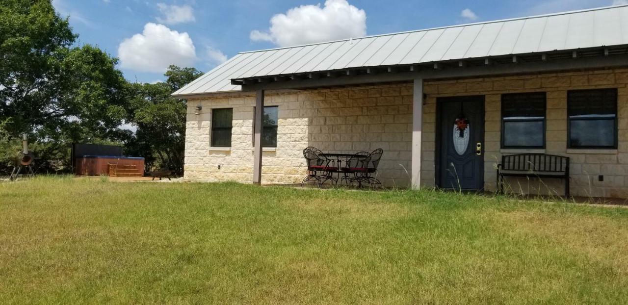 Breezy Hills Cottages - Hill Top Cottage Fredericksburg Exteriör bild